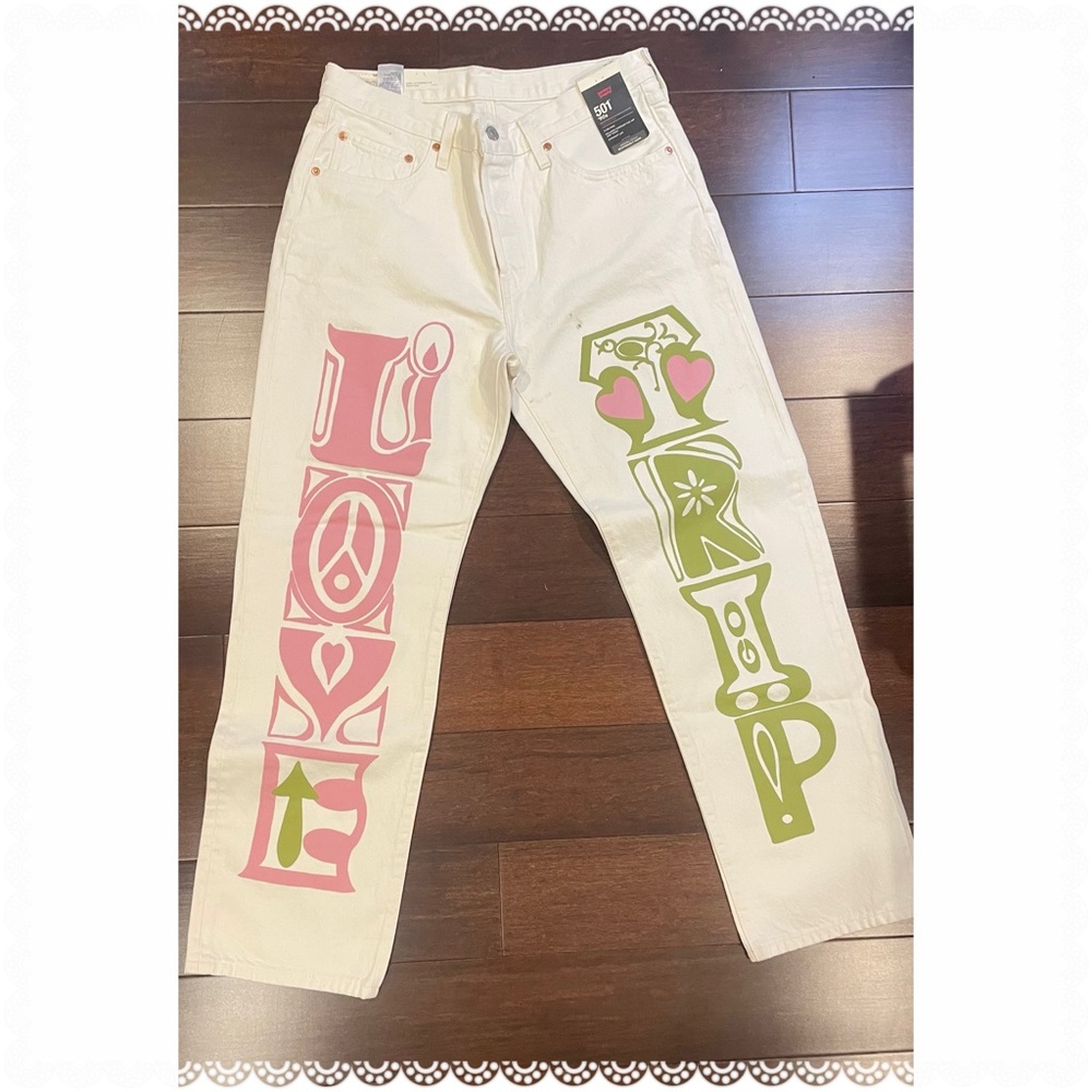 501 ‘90s woman’s mid rise relaxed straight leg Levi’s
